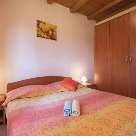 Holiday Home Bateli 06 Ferienhaus *