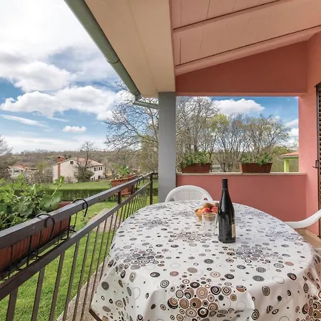 Awesome Home In Bateli With Wifi