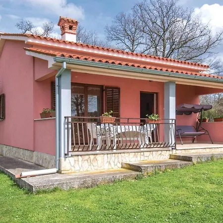 Awesome Home In Bateli With Wifi *