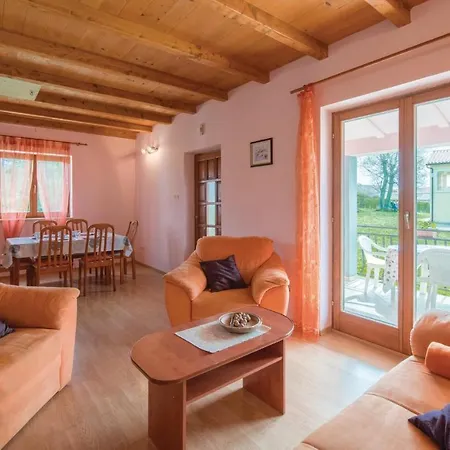 Holiday home Awesome Home In Bateli With Wifi